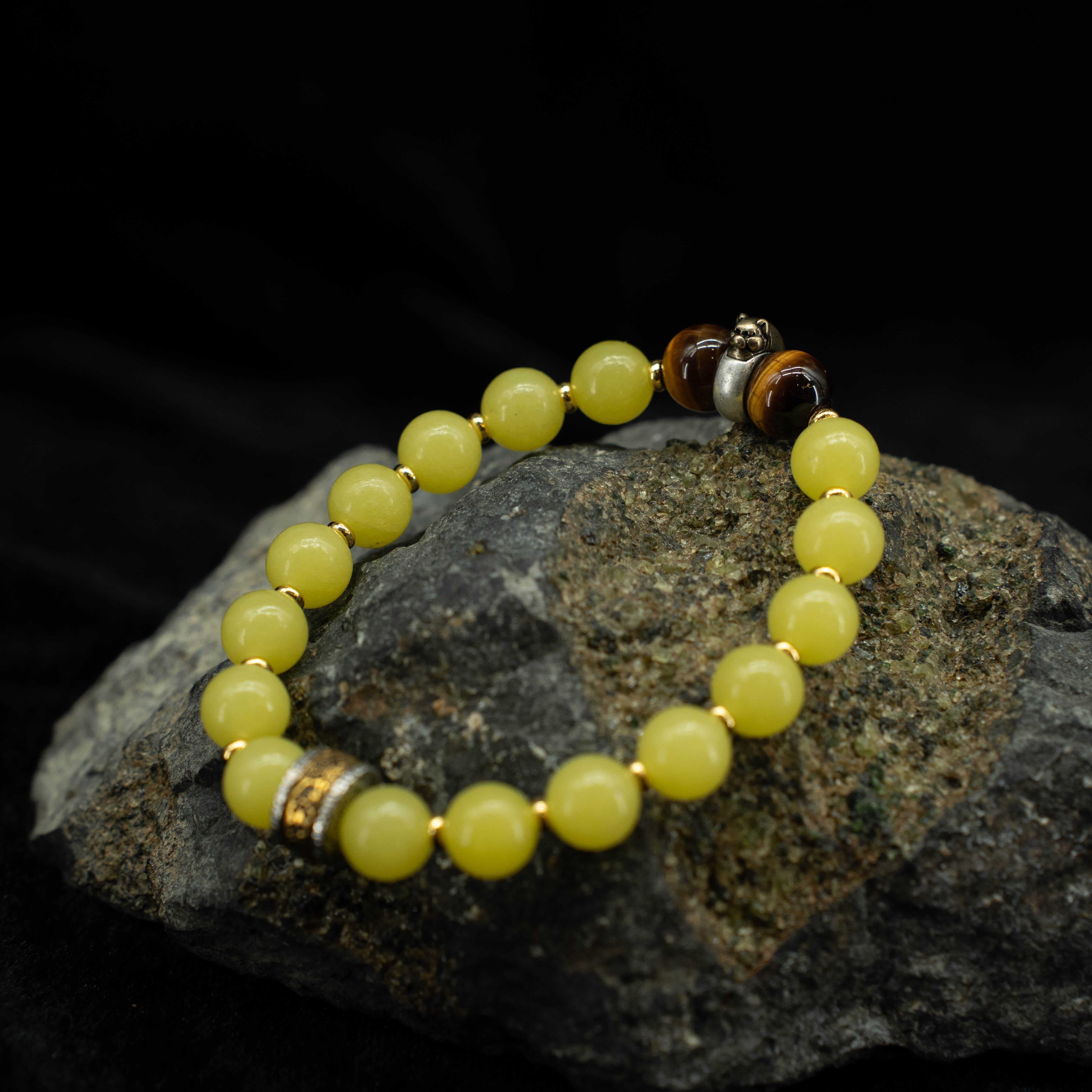 How We Choose Jade Materials: Sourcing, Texture, and Mindful Quality