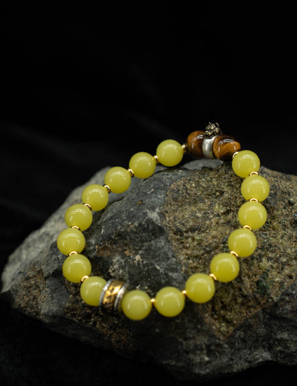 Tiger zodiac jade bracelet detail on stone